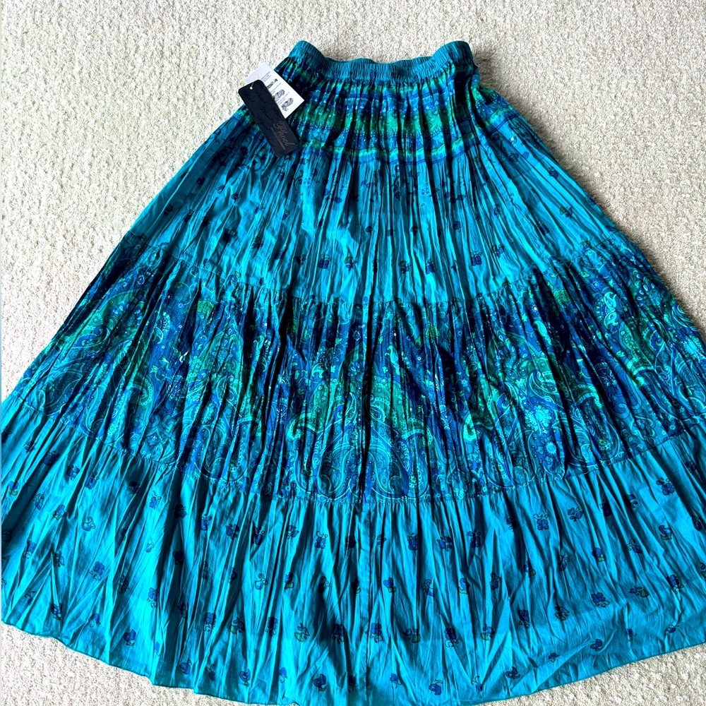 🆕 BRAND NEW Floor length maxi skirt Blue maxi broom skirt women’s size small